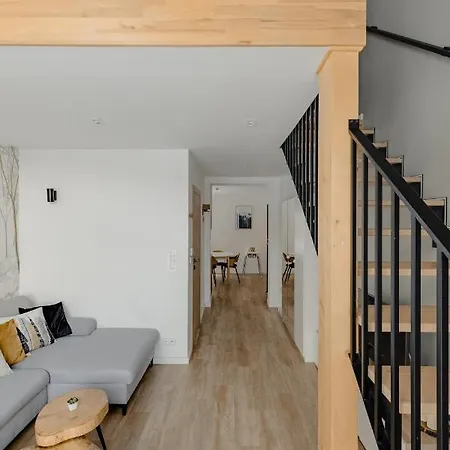 Ptasie Nowosc Z Widokiem Na Gory