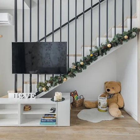 Ptasie Nowosc Z Widokiem Na Gory