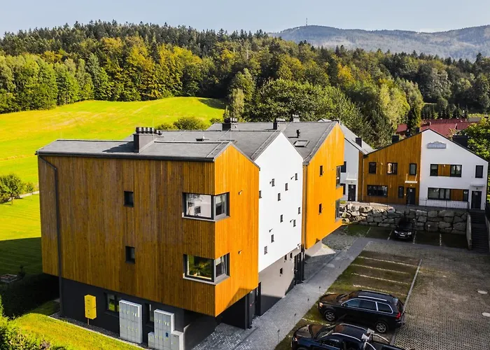 Ptasie Nowosc Z Widokiem Na Gory *