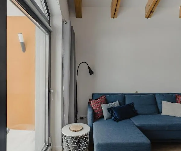 Ptasie Nowosc Z Widokiem Na Gory *