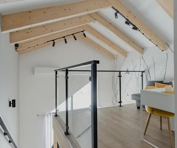 Ptasie Nowosc Z Widokiem Na Gory דירה שצ'צ'ירק