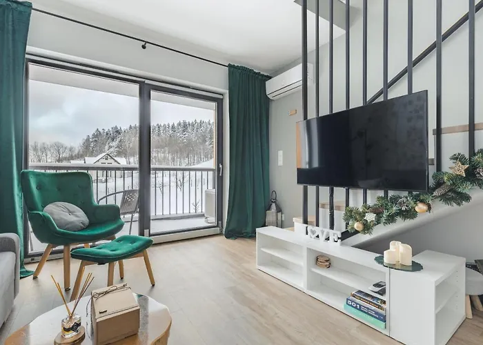 아파트 Ptasie Nowosc Z Widokiem Na Gory 슈차이르크