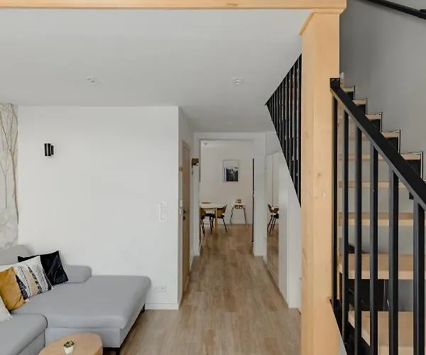 Ptasie Nowosc Z Widokiem Na Gory