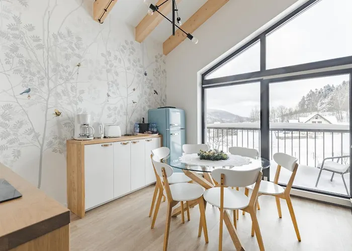 아파트 Ptasie Nowosc Z Widokiem Na Gory 슈차이르크